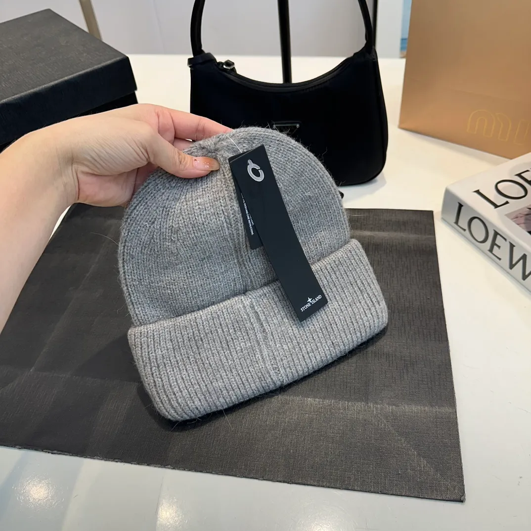 P60 Trendy brand Stone Island STONE classic popular cashmere wool knitted hat New autumn and winter cashmere woolen hat, men and women cold hat, Little Red Riding Hood popular style